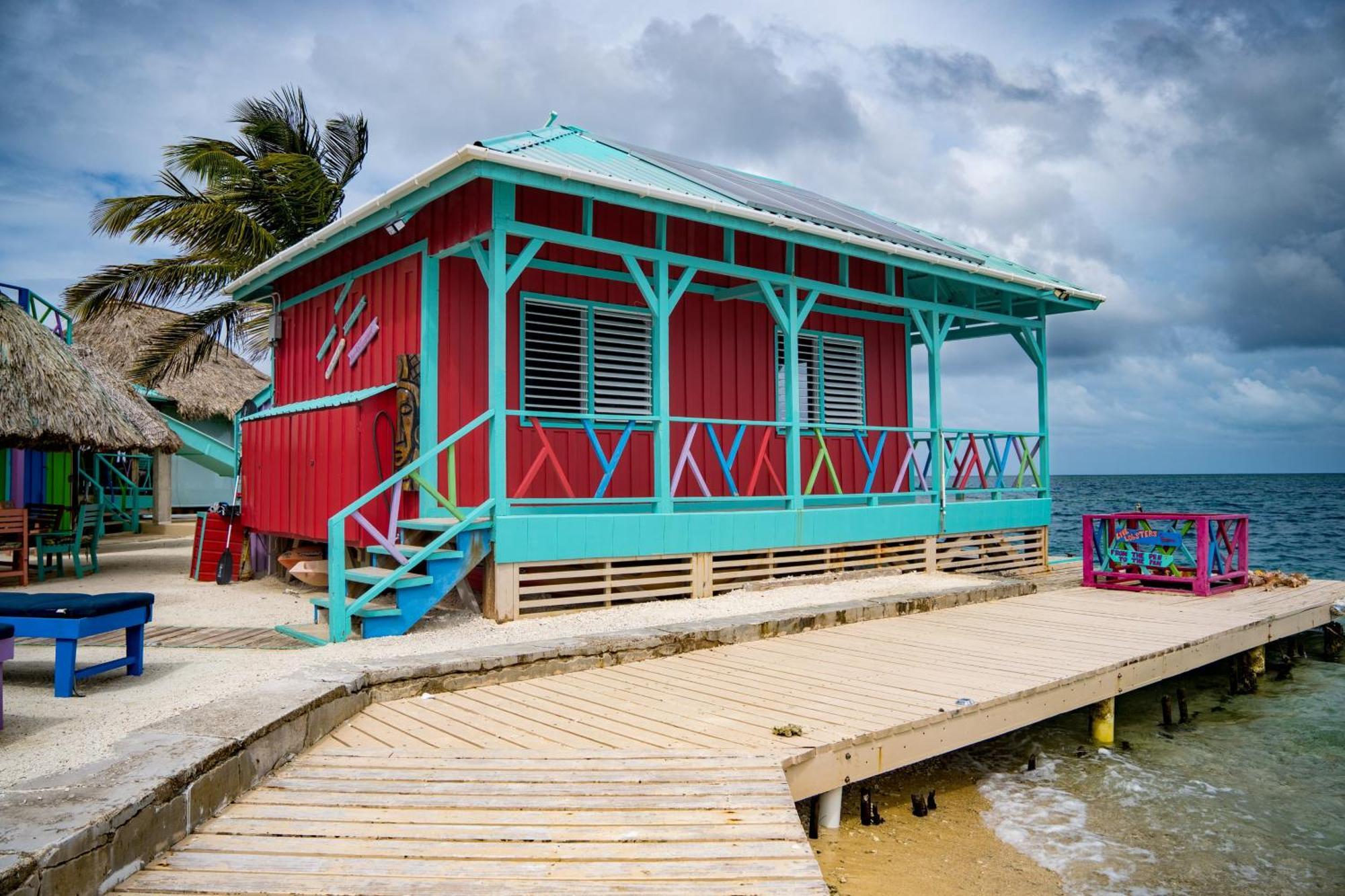 King Lewey'S Island Resort Placencia Buitenkant foto
