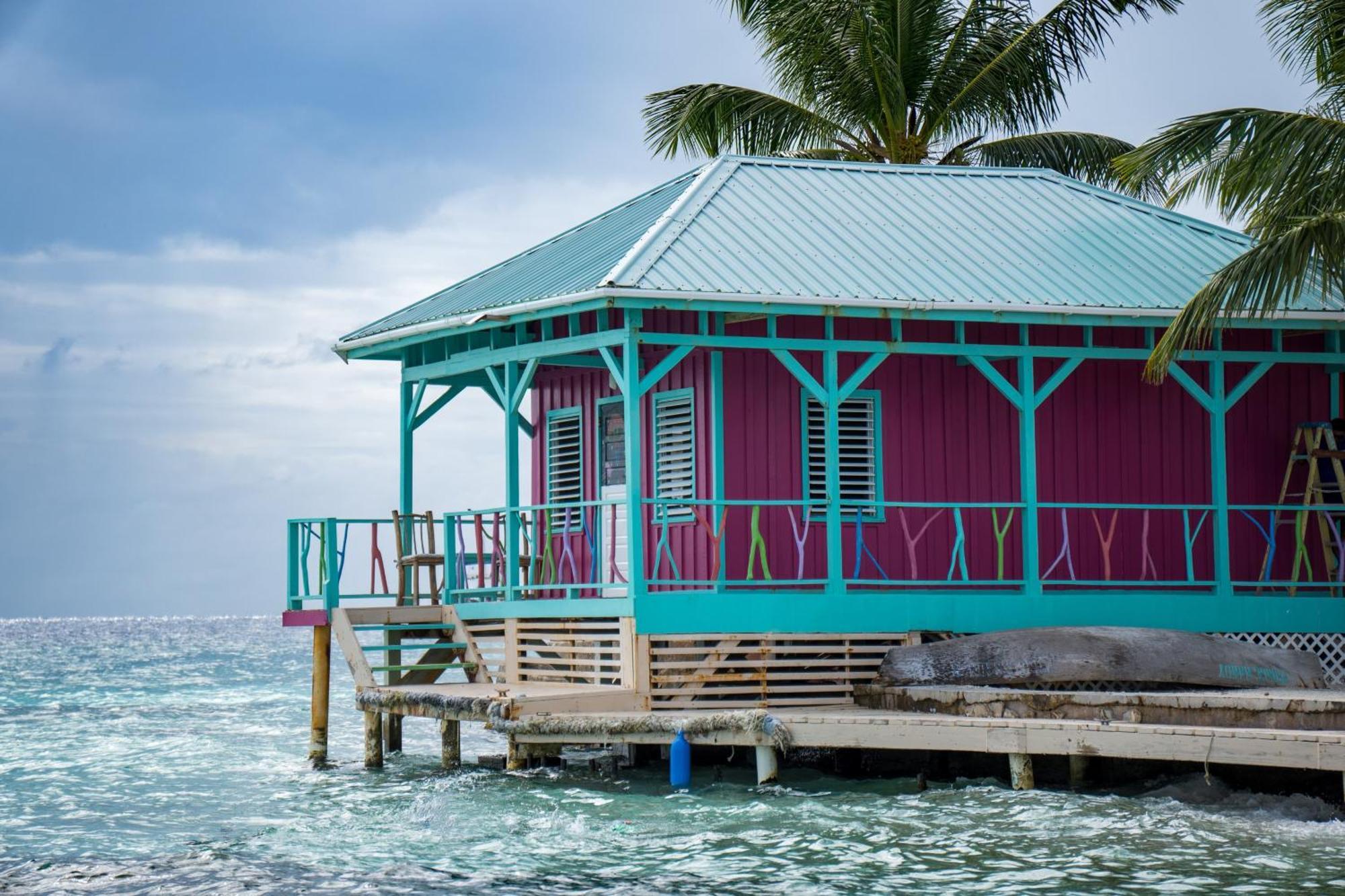 King Lewey'S Island Resort Placencia Buitenkant foto
