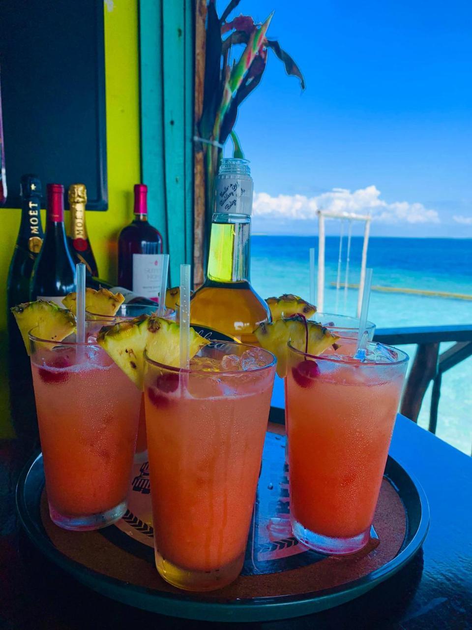 King Lewey'S Island Resort Placencia Buitenkant foto