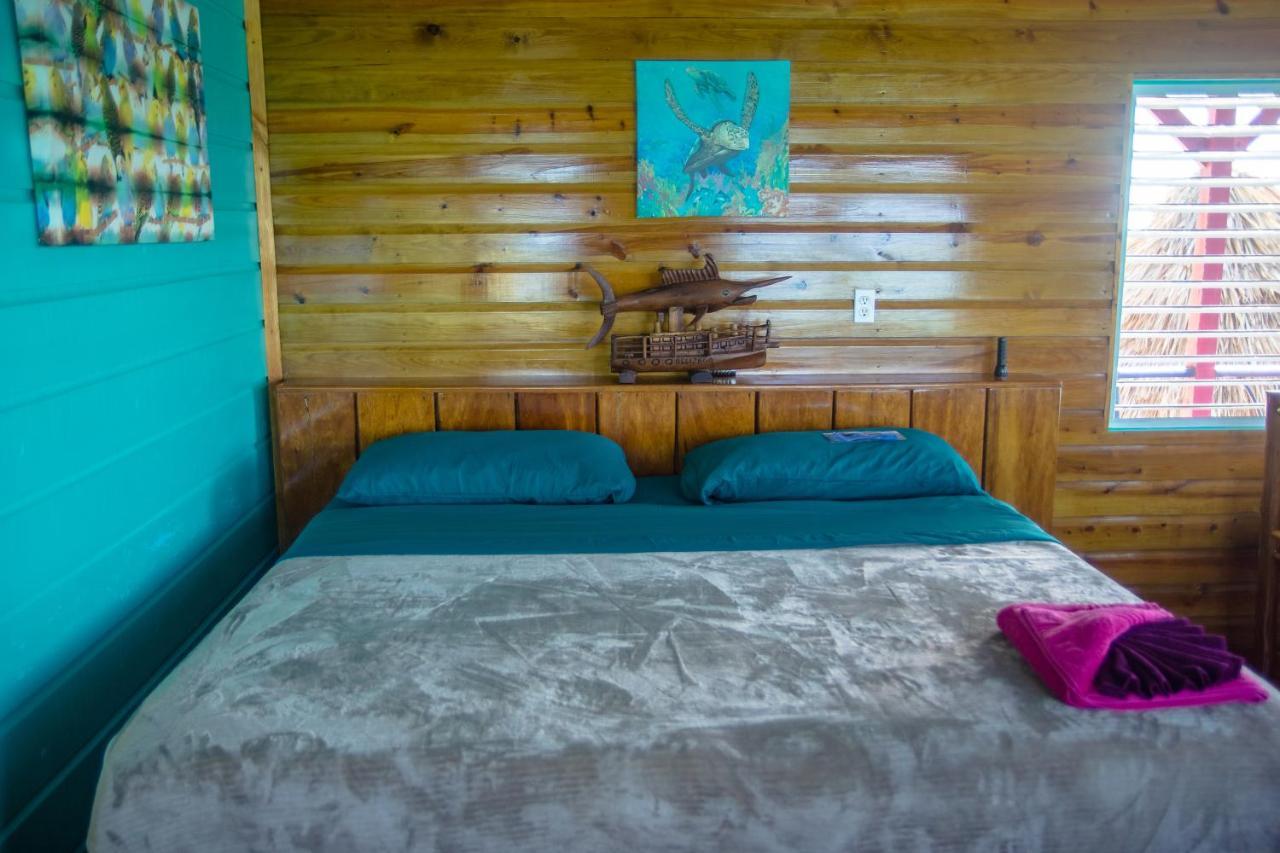 King Lewey'S Island Resort Placencia Buitenkant foto